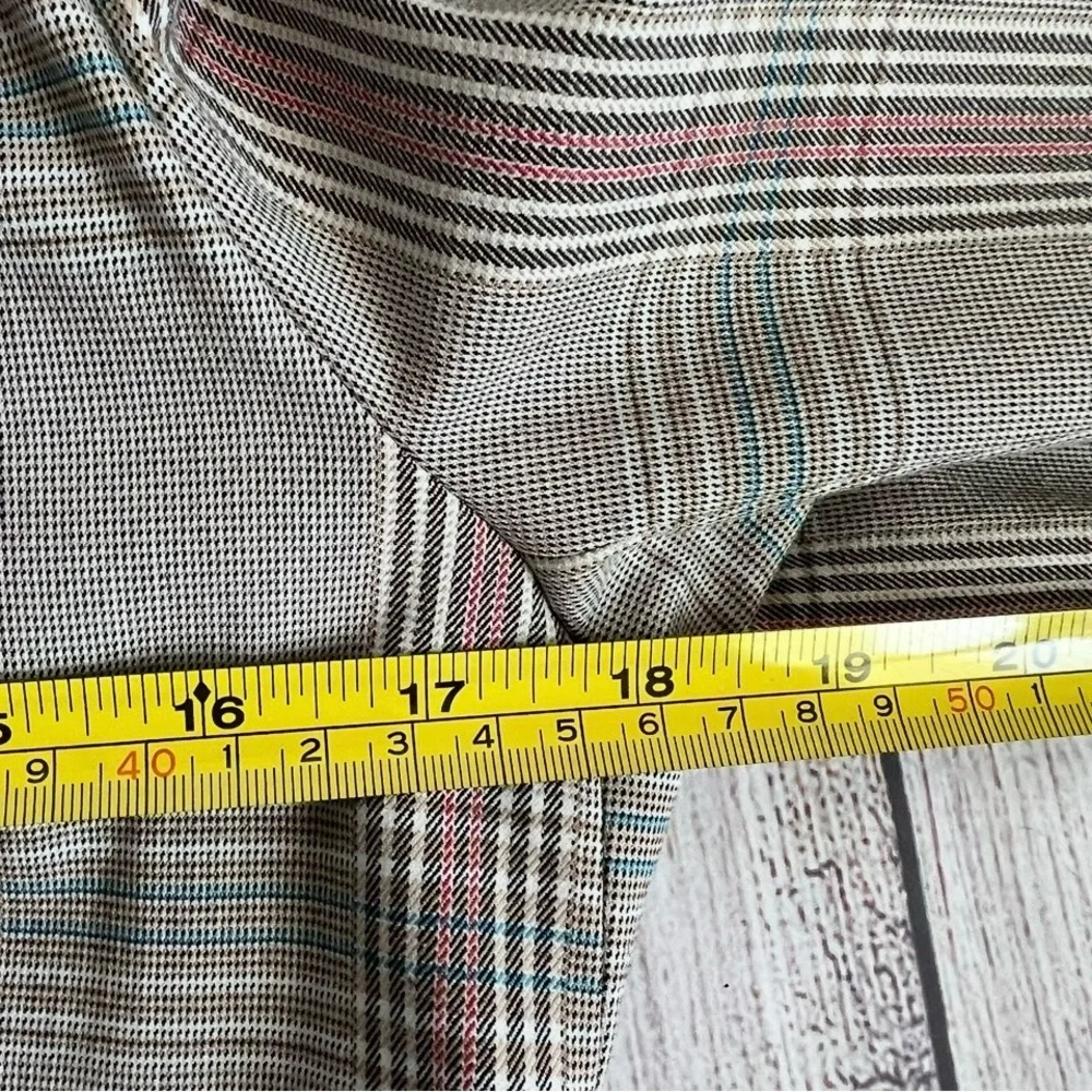 CABI Plaid Sleuth 90’s Style Boxy Blazer 8